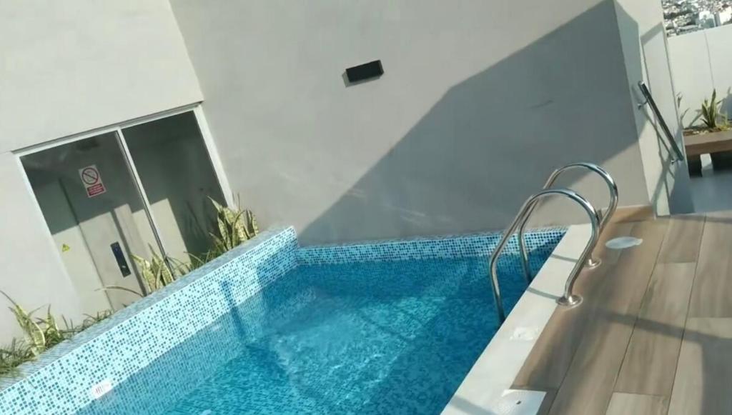 cozy apartment with swimming pool parking includ - 4