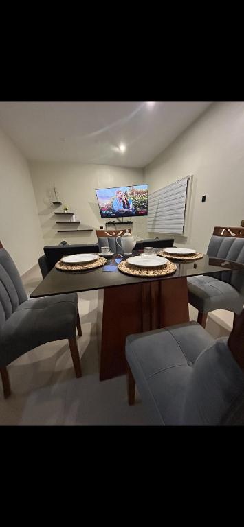 Casa Premium Iquitos 3 hab, 2 baños, Aire Acondicionado, Starlink y Cine para 6 huéspedes - 1