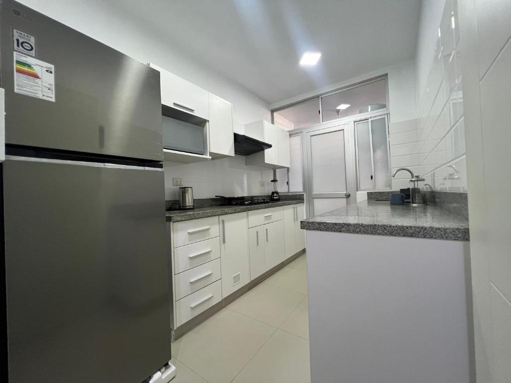 4BR Primer piso, vista a parque con piscina - 2