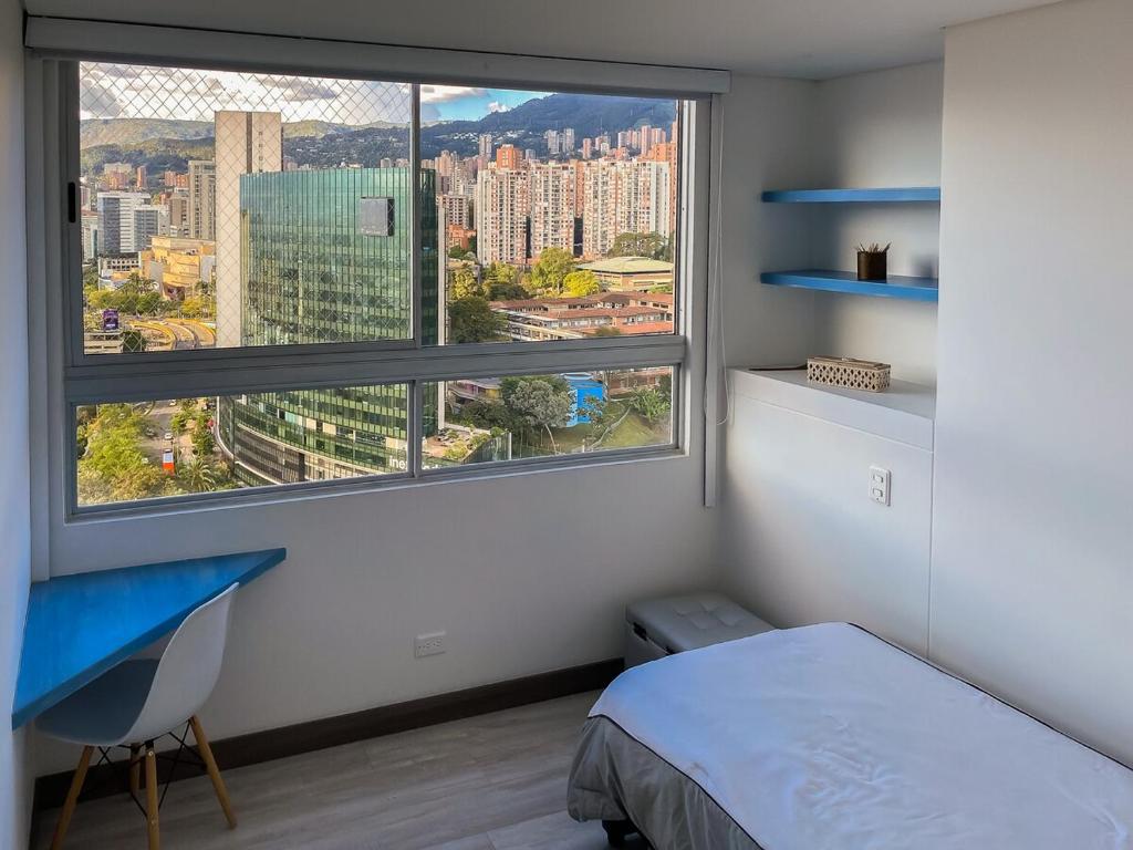 El Poblado 3 BR Family Apt with Breathtaking View - 3