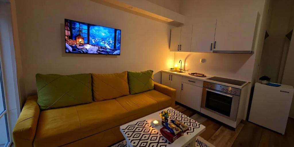 Sarajevo Stylish Central Apartment - Steps to Old Town and Sebilj - 5