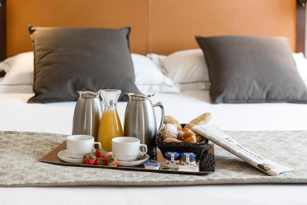 Hotel Balmoral — Hotel rooms in Barcelona, Catalonia