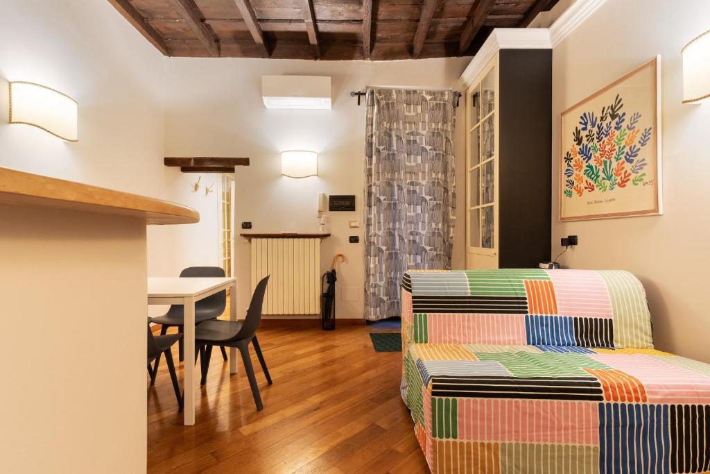 GuestHost - Comfy Flat near Ospedale Policlinico - 1