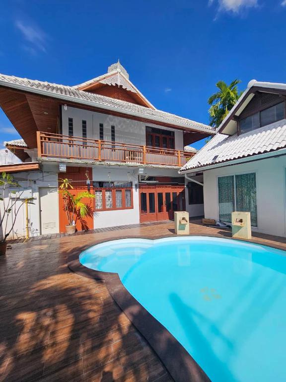 P house cnx
