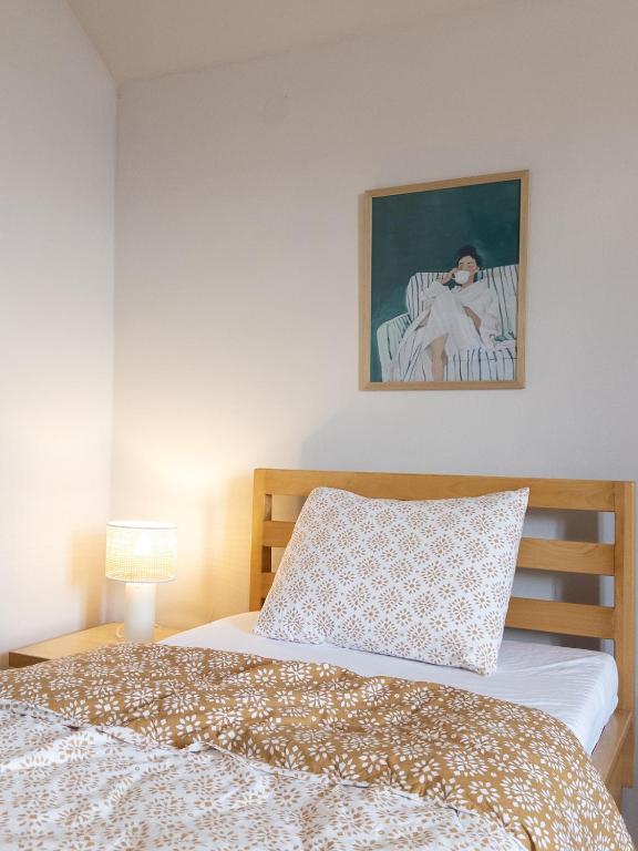 Modern 3BR Near Old Town, Balcony, Free Parking - 3