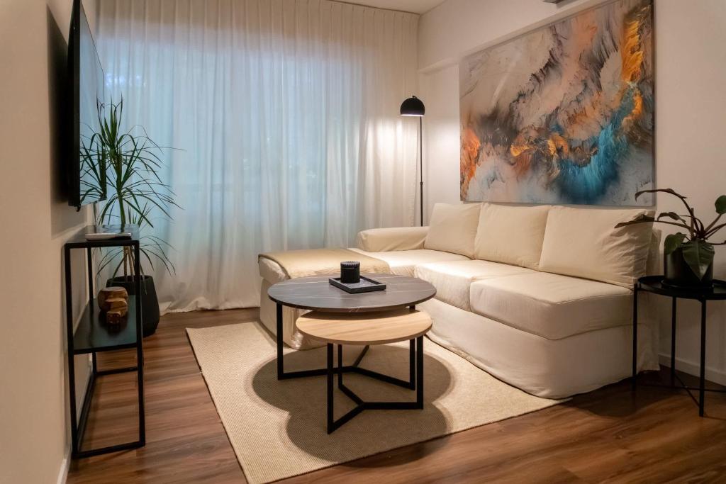 Newly Renovated 1-Bedroom in Luxury Tower - 4