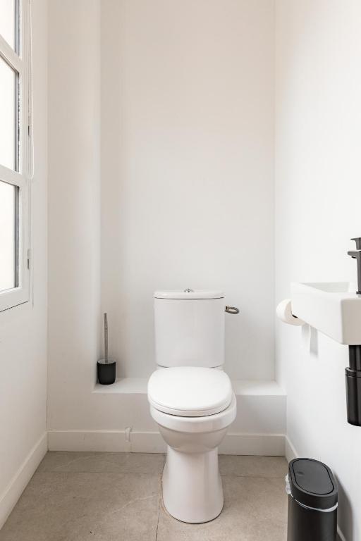Bright AC Room Apartment in Marais Bastille - 3