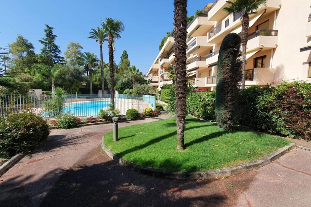 Cannes Conseil Immo -Résidence avec piscine, appartement avec terrasse pour 4 personnes - 4