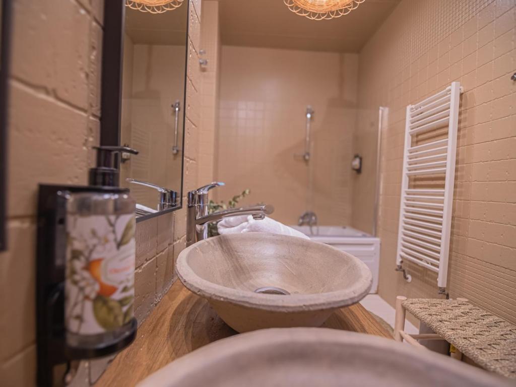 10Pax Terraza minipiscina-jacuzzi Parking free - 5