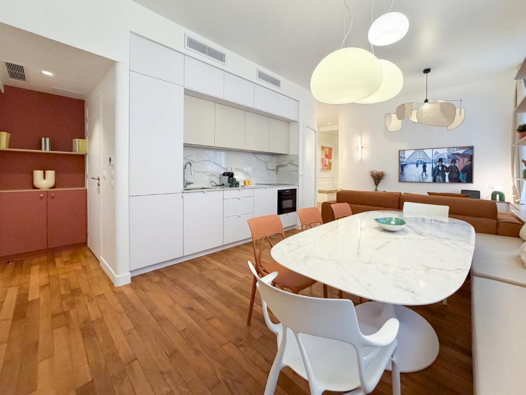 Montmartre Chic Luxury 3BR 8Pax Clim - 3