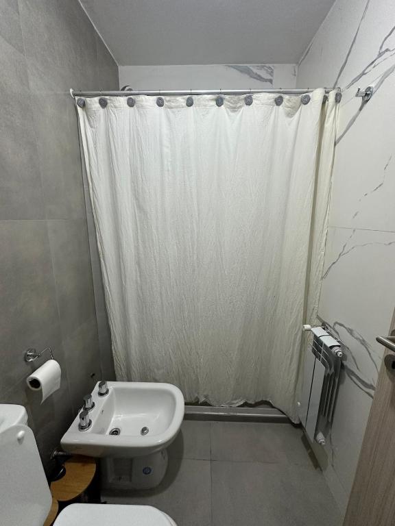 Departamento en el centro de Carlos Paz con pileta - 2