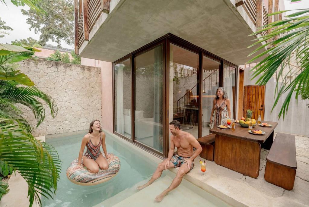 Modern 3BR Villa with 2 Pools & Rooftop Lounge - 4