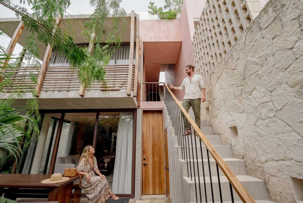 Modern 3BR Villa with 2 Pools & Rooftop Lounge - 5