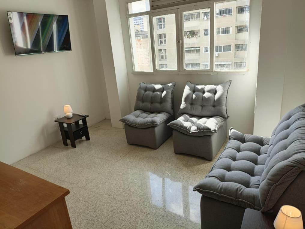 Lindo Apartamento 2 Habitaciones a 10 Minutos del Centro Comercial Sambil Candelaria en Caracas con Agua y Ascensor - 4