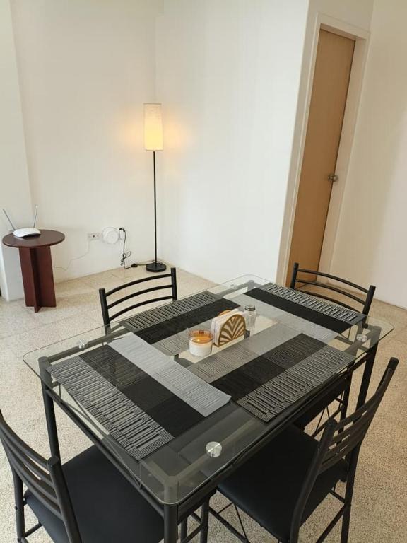 Lindo Apartamento 2 Habitaciones a 10 Minutos del Centro Comercial Sambil Candelaria en Caracas con Agua y Ascensor - 5
