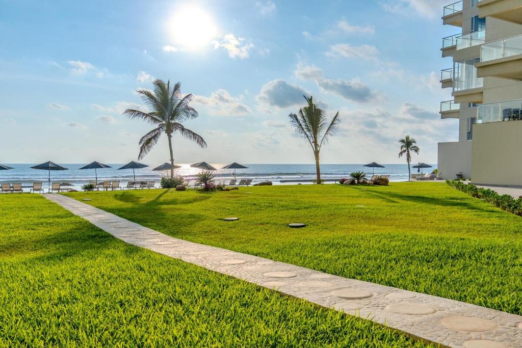 Oceanfront Apartment in Acapulco, 4 Bedrooms - 4