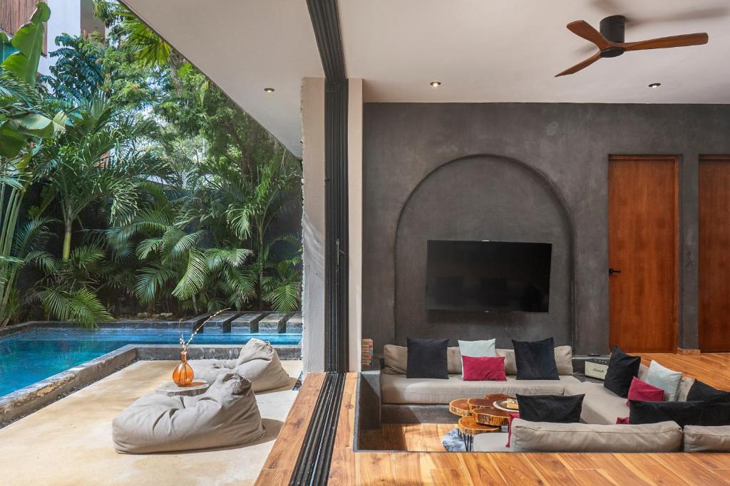 Maison SisCōLinō 4Bdrm w/ SwimUp & Rooftop Pools - 5