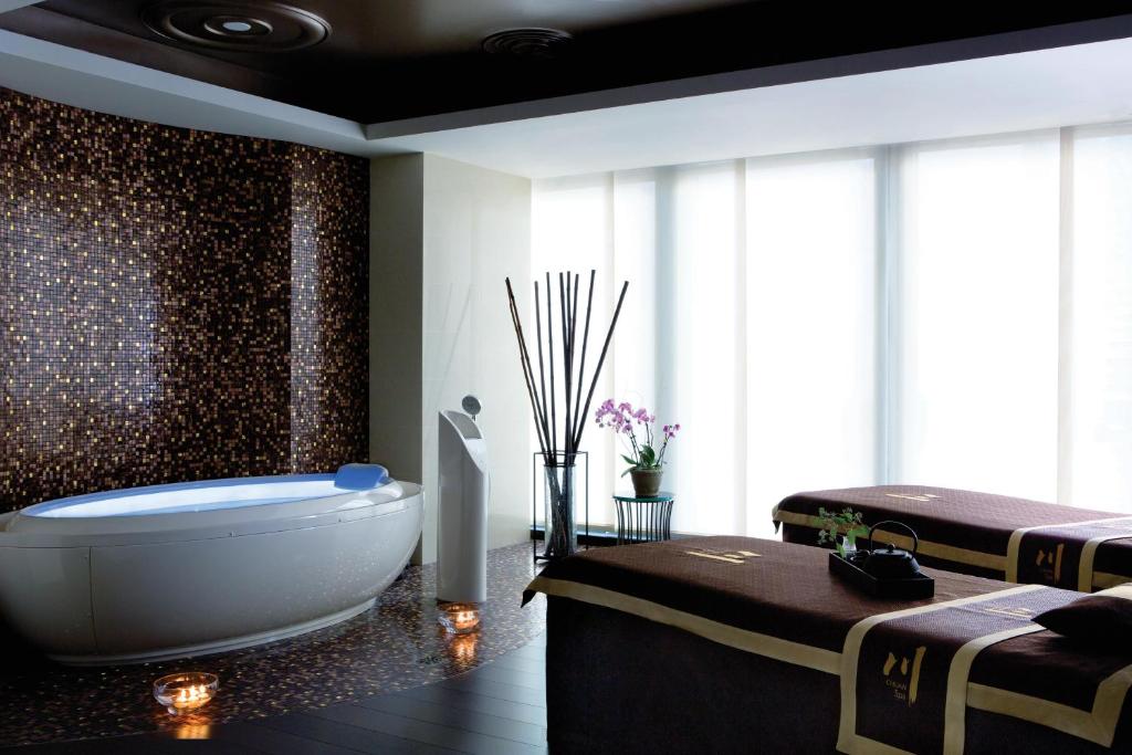 Chicago The Langham, Chicago Hotel Additional