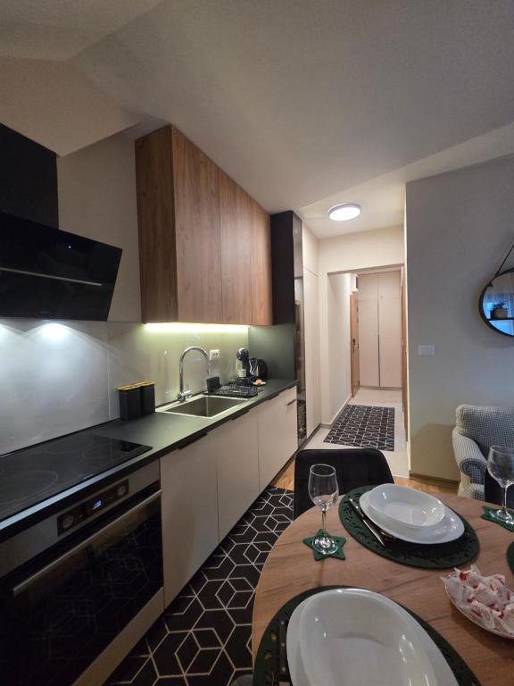Tara Breeze Apartments - 4