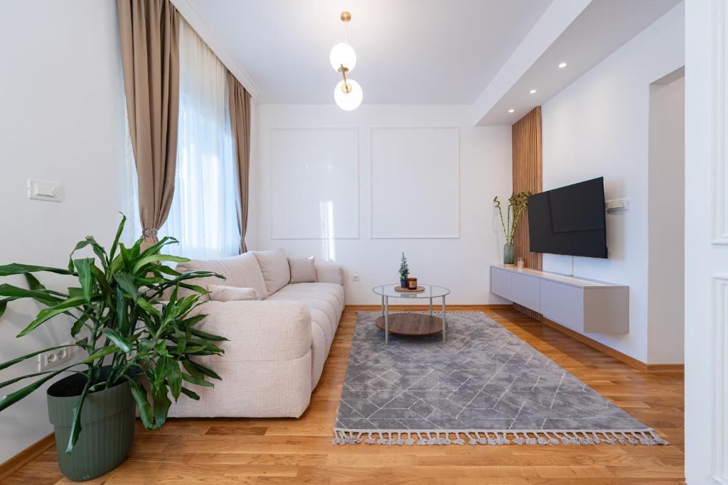 Quince Apartments - 3