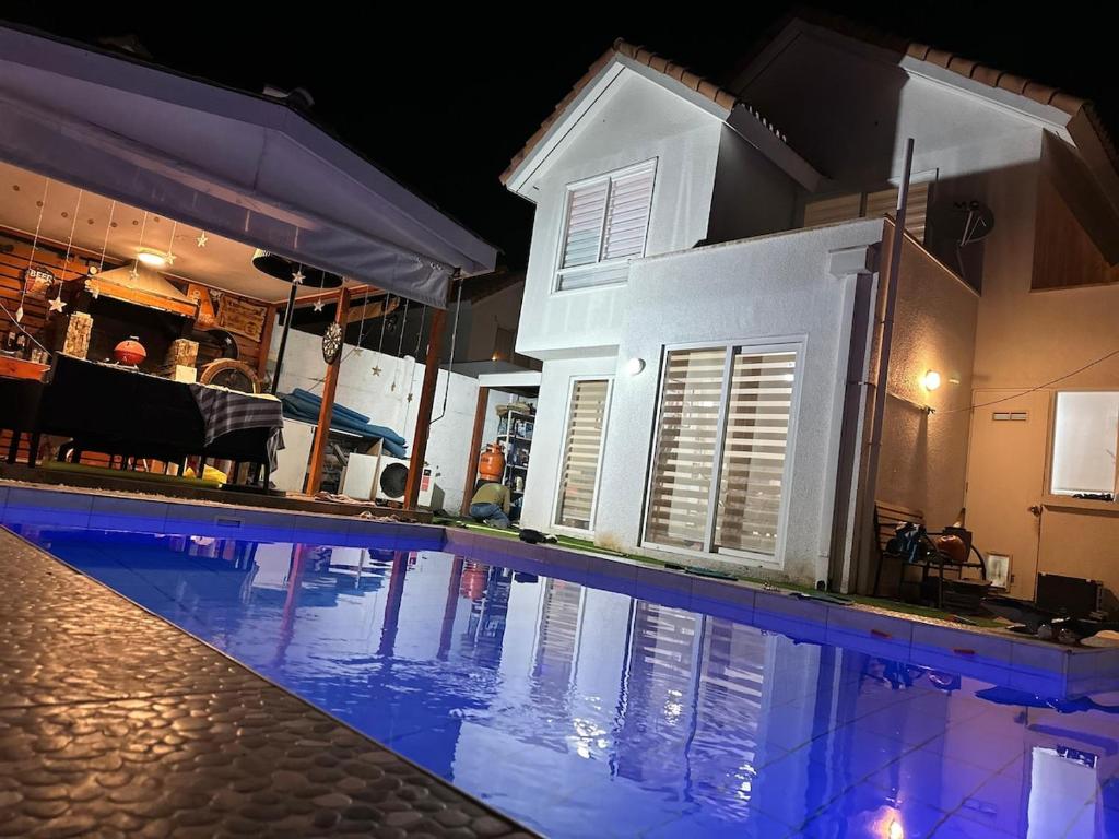 Casa con piscina en privilegiado sector de peñuelas, cercano a la playa peñuelas - 1