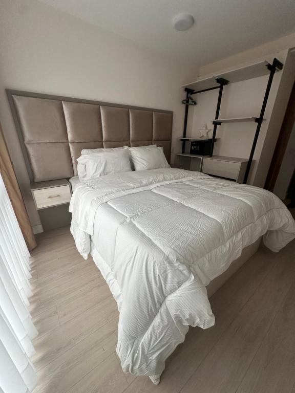 Modern 1-Bedroom Apartment in Parque de la 93 - 2