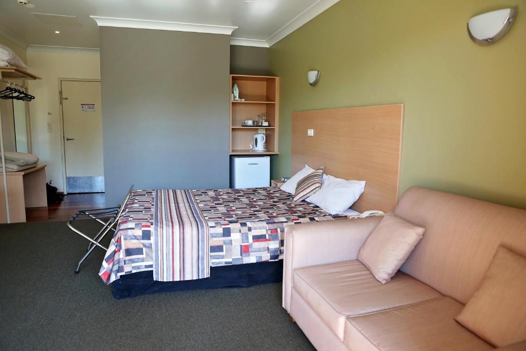 Forbes Victoria Inn photo