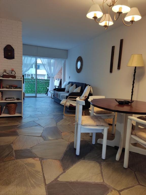Hermoso Apartamento en punta del este - 4