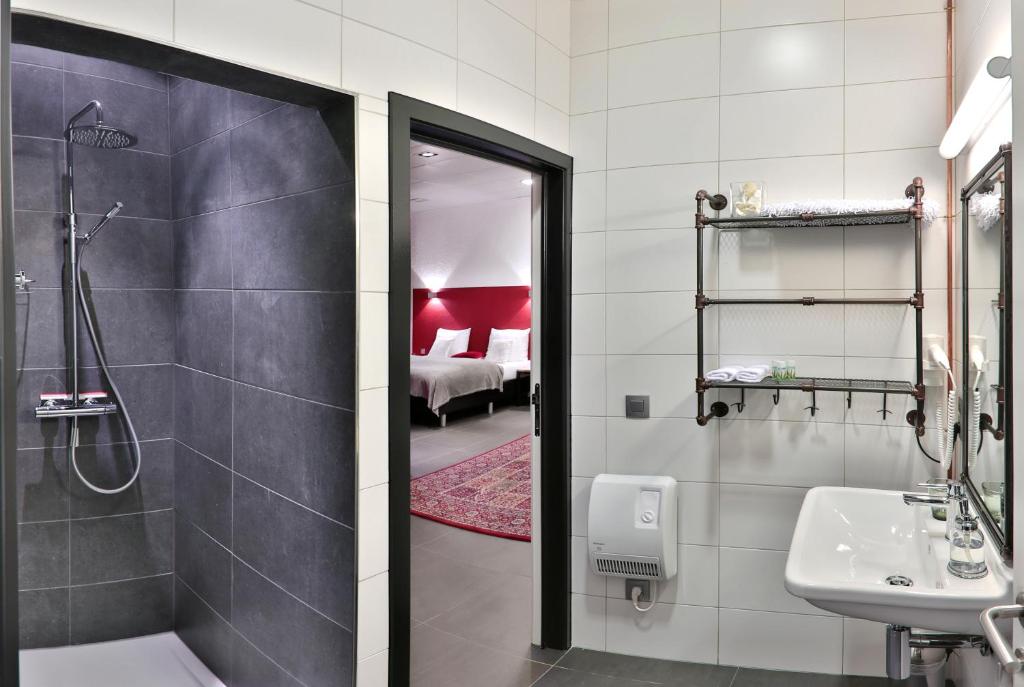 Hotel Moon photo