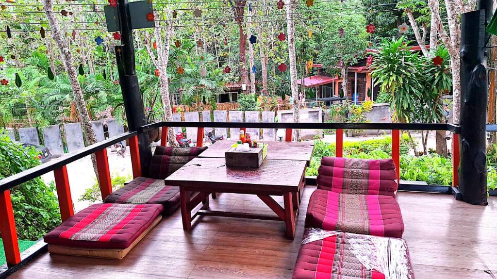 Facilities, Lanta Maikeaw Bungalow in Koh Lanta