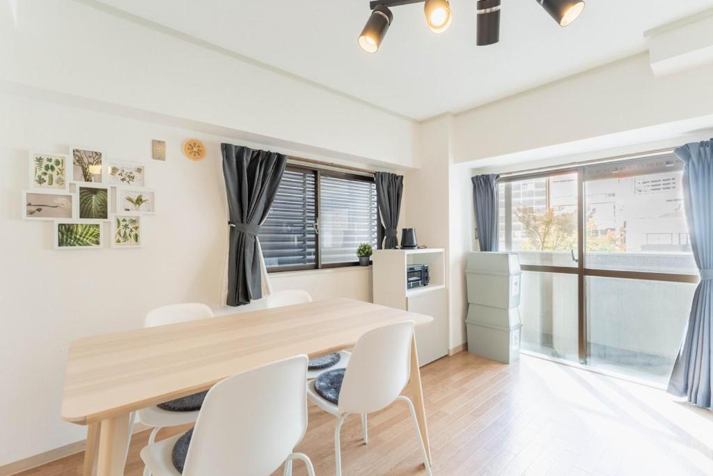 StayGateOsakaSta West