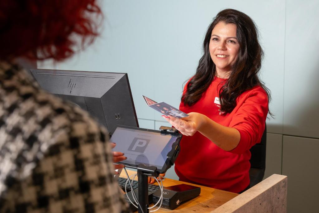 フロント・ロビー