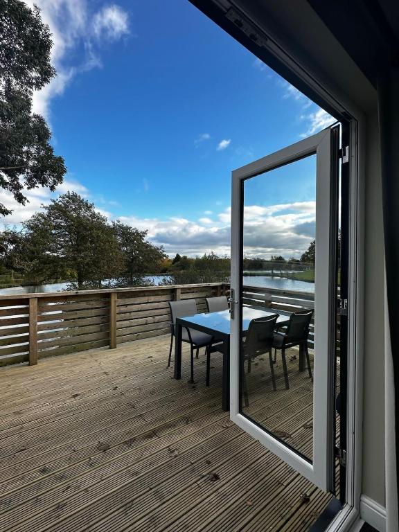 Lakeview Lodges at Makins Fishery photo 6