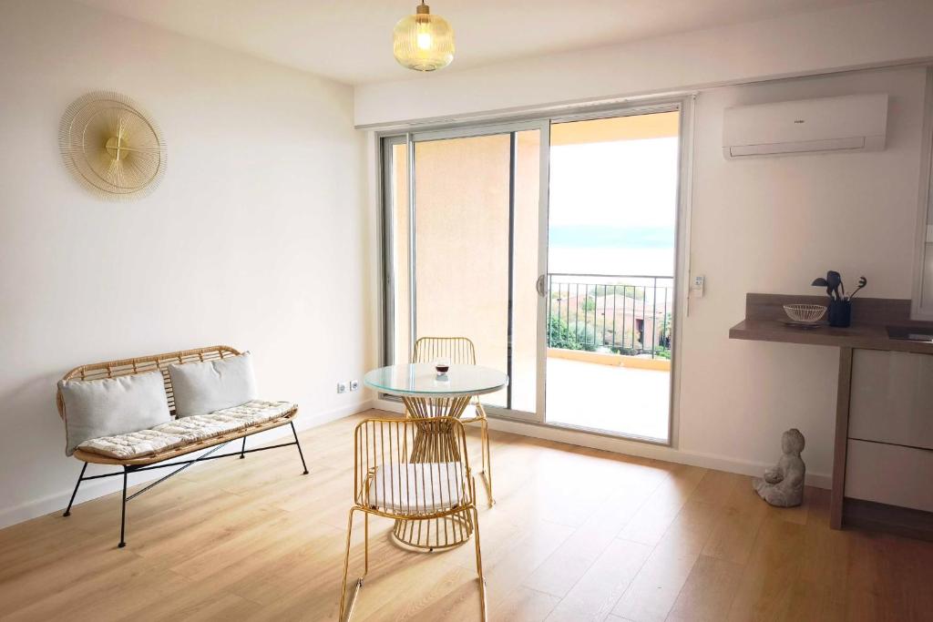 Bright studio with sea view in Ajaccio - 3