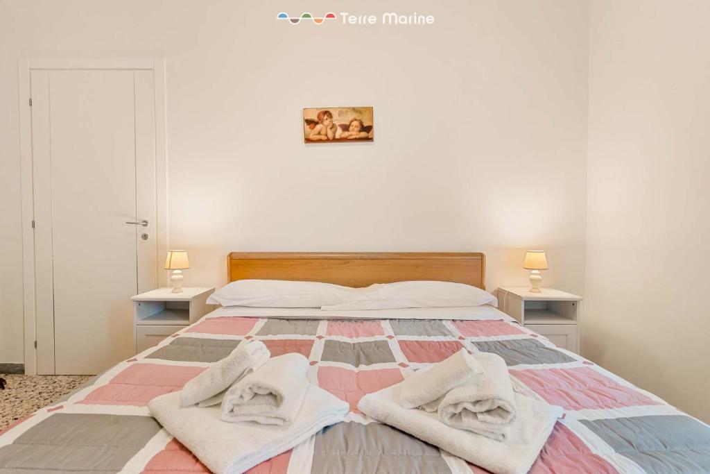 Inside Lerici, free Parking - 2