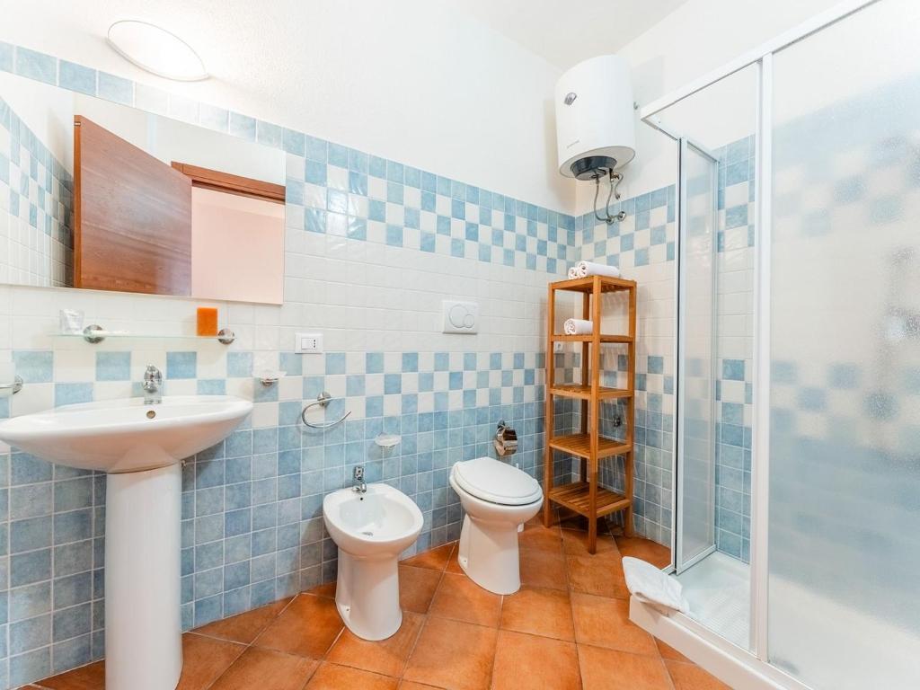 Comfy 4 guest apartment with pool - 5