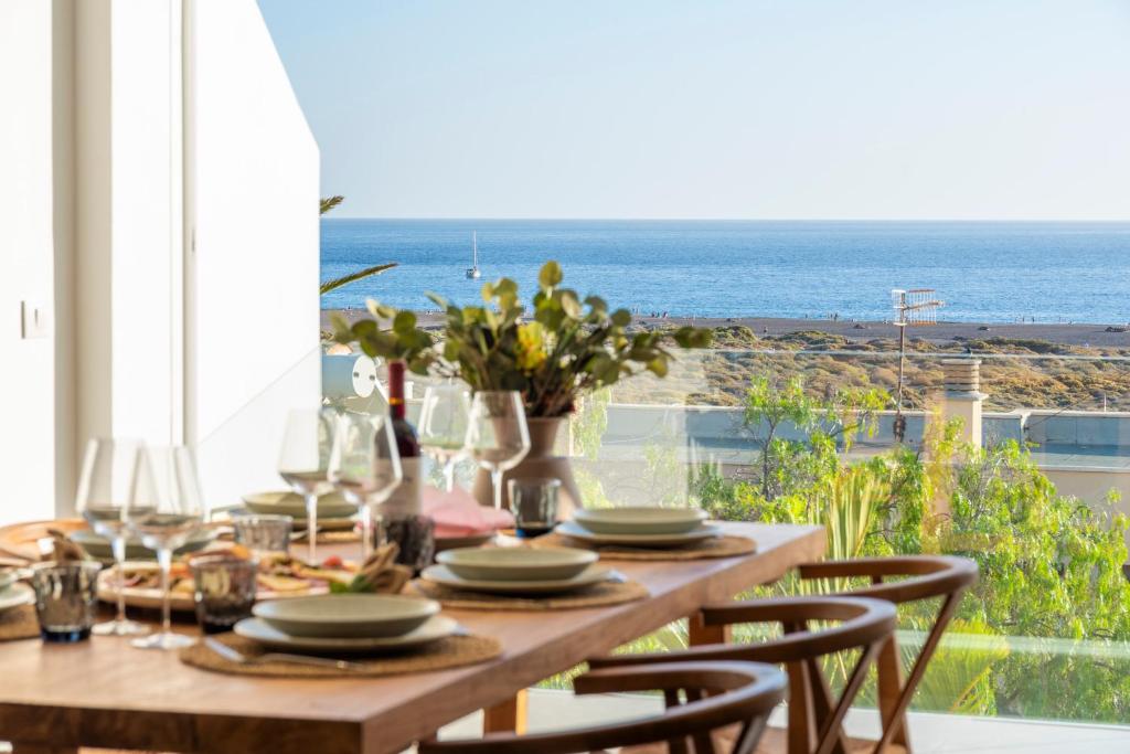 MEDANO4YOU Lava Azul Beach House - 1