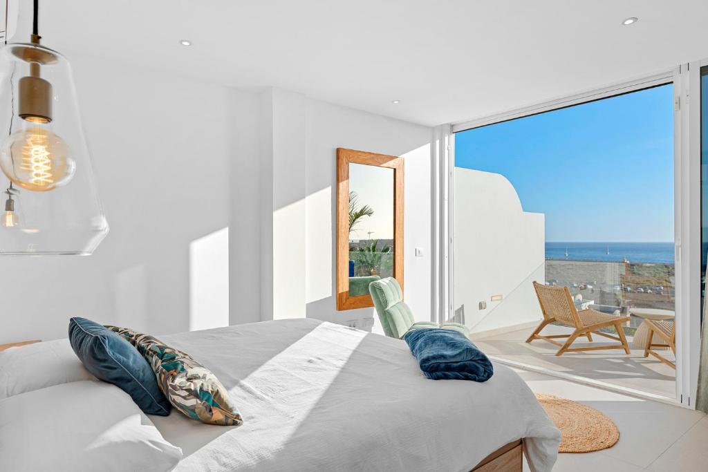 MEDANO4YOU Lava Azul Beach House - 5