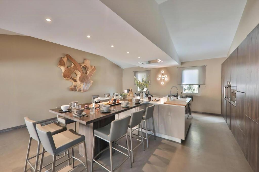 Mediterranean Villa With French Riviera Views - 5