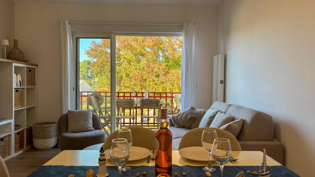 T2, 50 m beach, balcony with sea view - 1