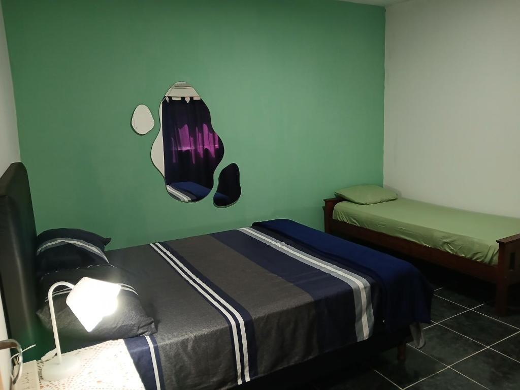 Amplio departamento zona céntrica - 1
