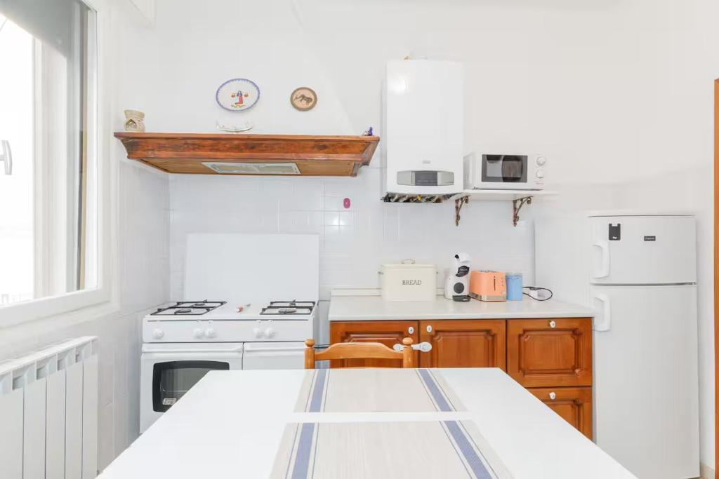 Apartment with Free Parking Easy Access to Venice - 3