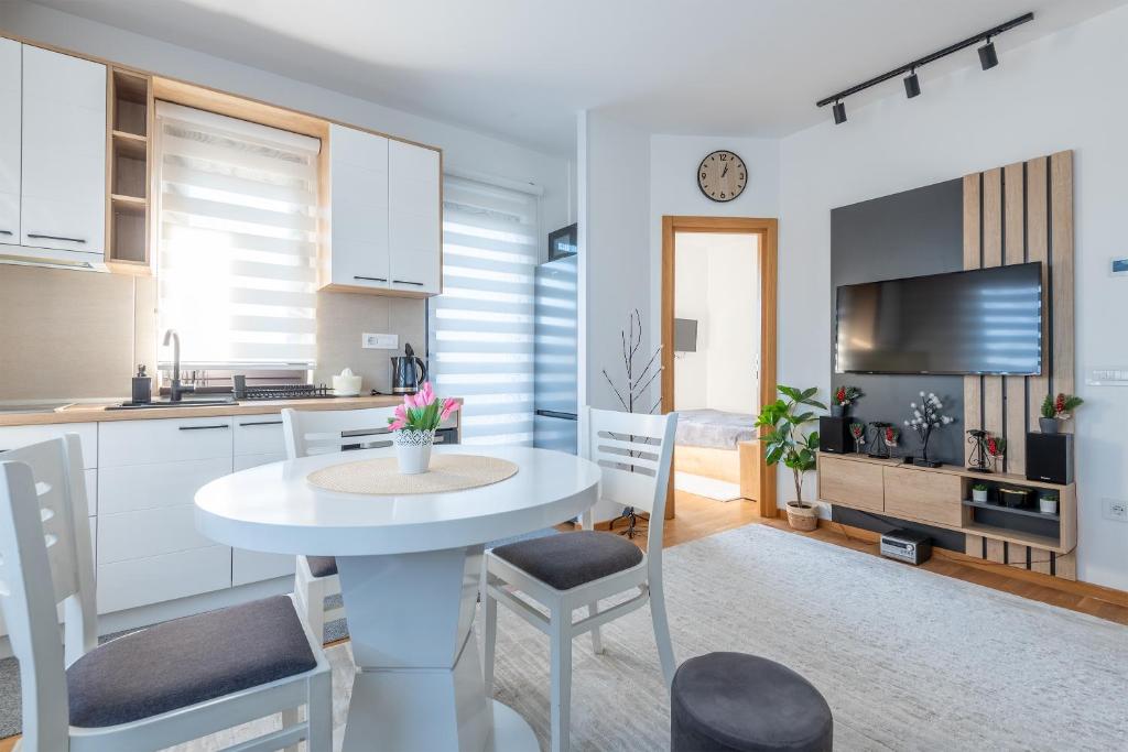 CENTER BEST VIEW ZLATIBOR-Apartment-Breza - 4