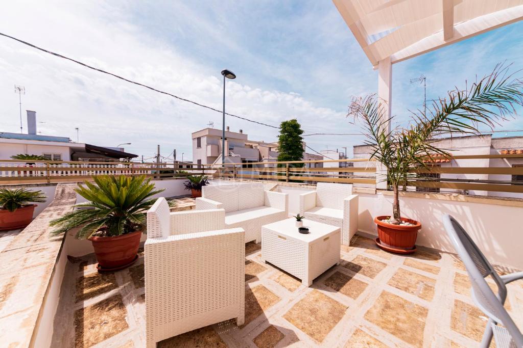 LORY'S HOUSE - 5