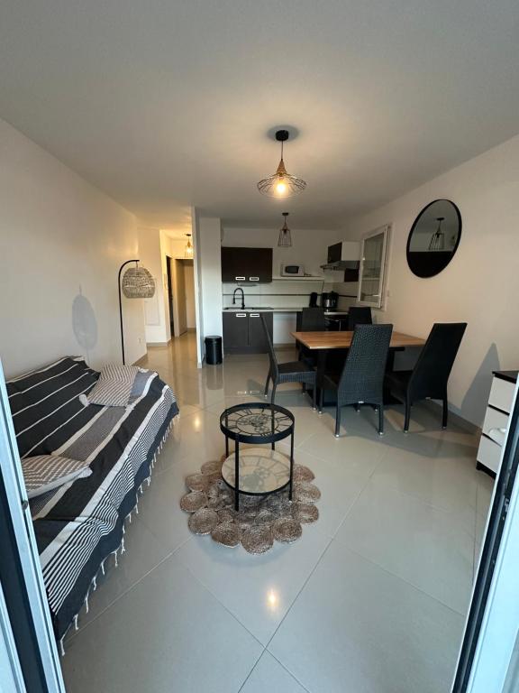 Appartement à la mer , parking privé couvert - 1