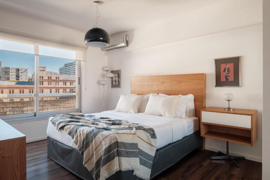 Modern Studio in Luxury Hollywood Tower w Pools - 2