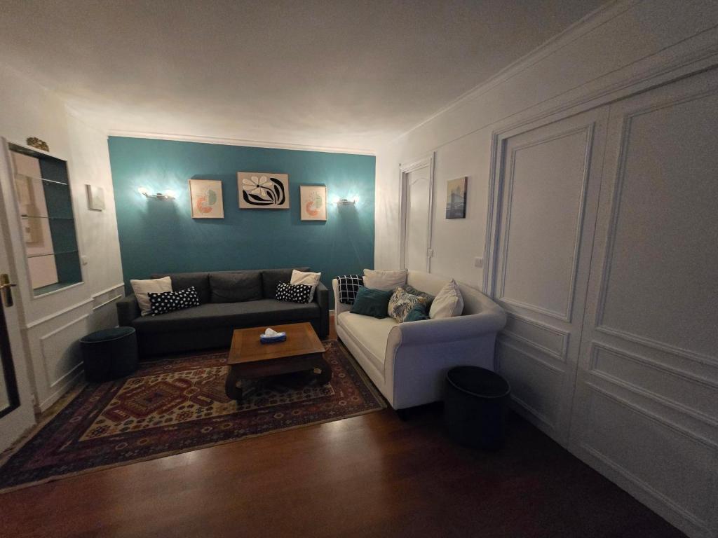 Trocadero - 3