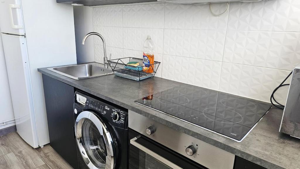 Big apt for 10p parking free close station metro - 5