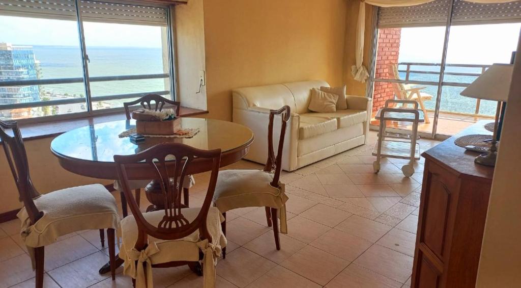 Playa Varese Elegante Piso 14 CON CALEFACCION todo con vista al mar USO RESIDENCIAL FAMILIAR - 2