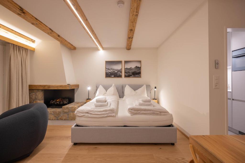 New Premium Studio with eFireplace, Pool & Sauna - 2